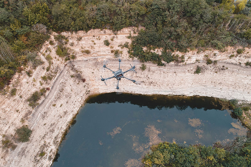 Flying over the quarry with the LOGXON Porter