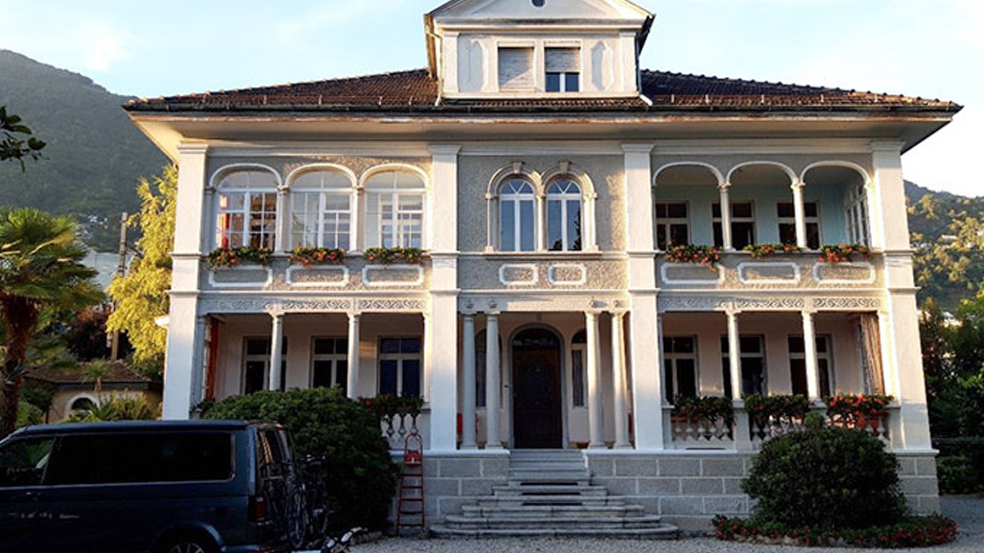 Schweiz Villa Header