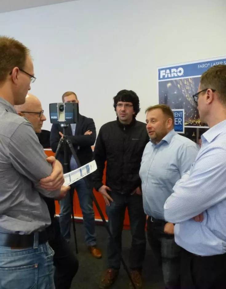 Geschäftsführer Eric Bergholz und Nico Beutke von FARO präsentieren den brandneuen FARO Focus S.