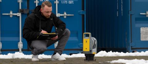Ground-level tripod Trimble X7