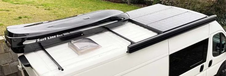 Camper mit Solaranlage