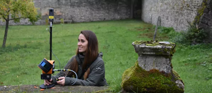 Doktorandin Carla Ferreyra mit dem GeoSLAM ZEB Horizon