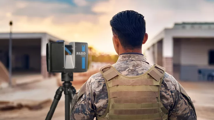 Soldat Scanner Stadt