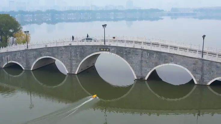 Apache 3 Brückendurchfahrt