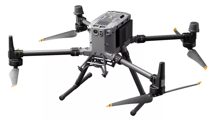 DJI Matrice 350 freigestellt