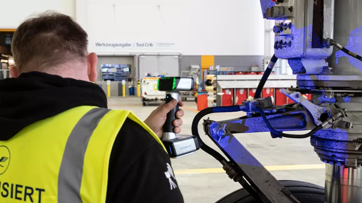 Flugzeugbau Boing 777 Handscanner